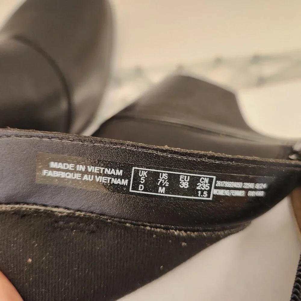 Clarks Black Leather 